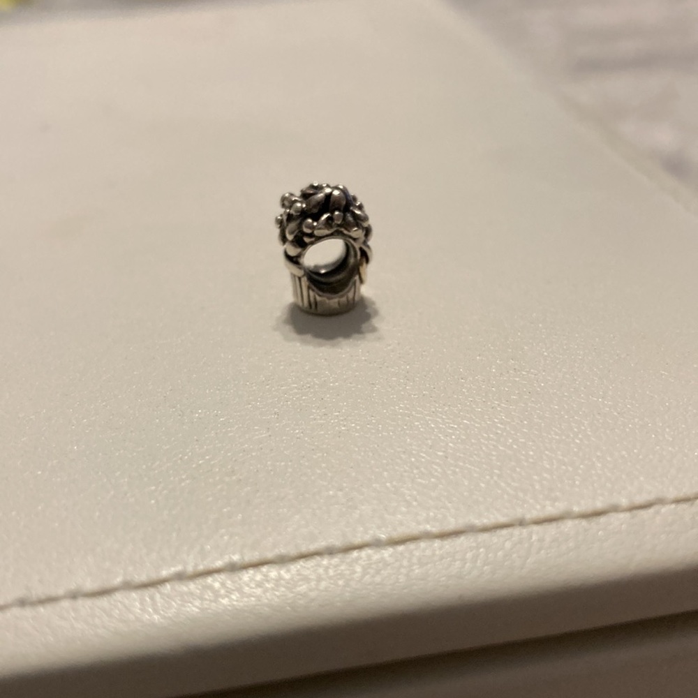 Pandora Flower Basket Charm - Picture 6 of 10